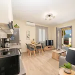 Holiday home Frank's Place - Private Parking