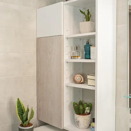 Frank's Place - Private Parking 아르고스톨리온