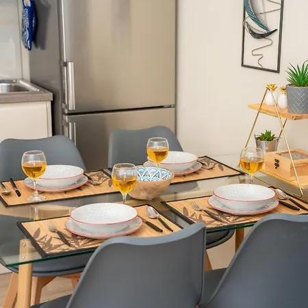 Frank's Place - Private Parking 펜션