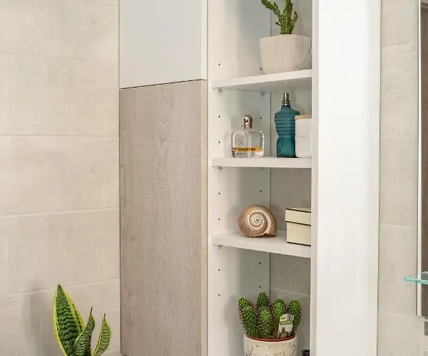 Frank's Place - Private Parking Argostoli (Kefalonia)