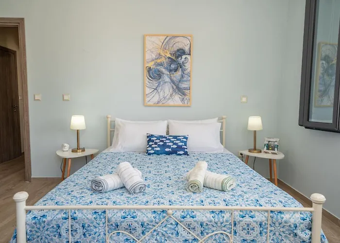 Frank's Place - Private Parking Argostoli (Kefalonia)